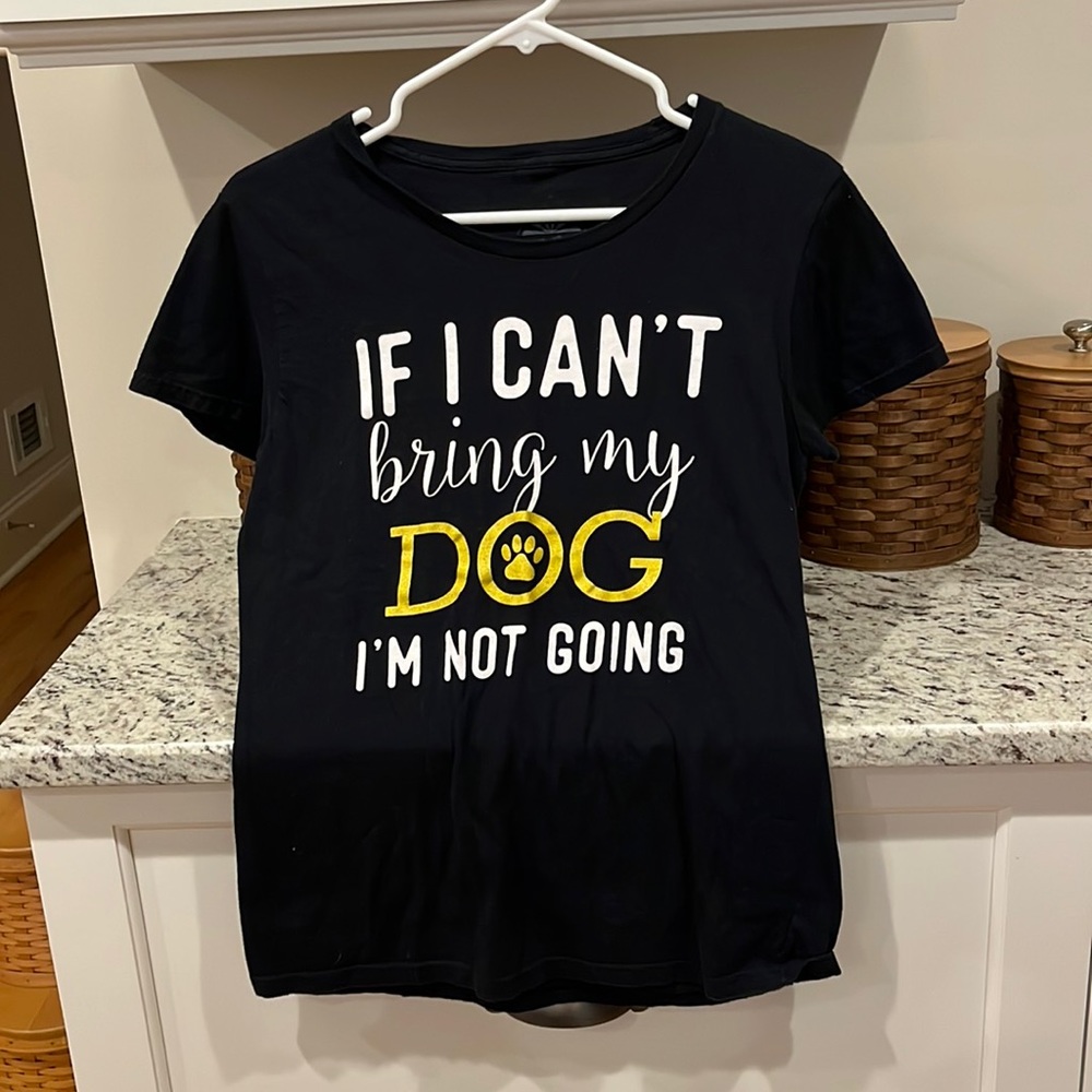 Lost Creek outfitters medium T-shirt